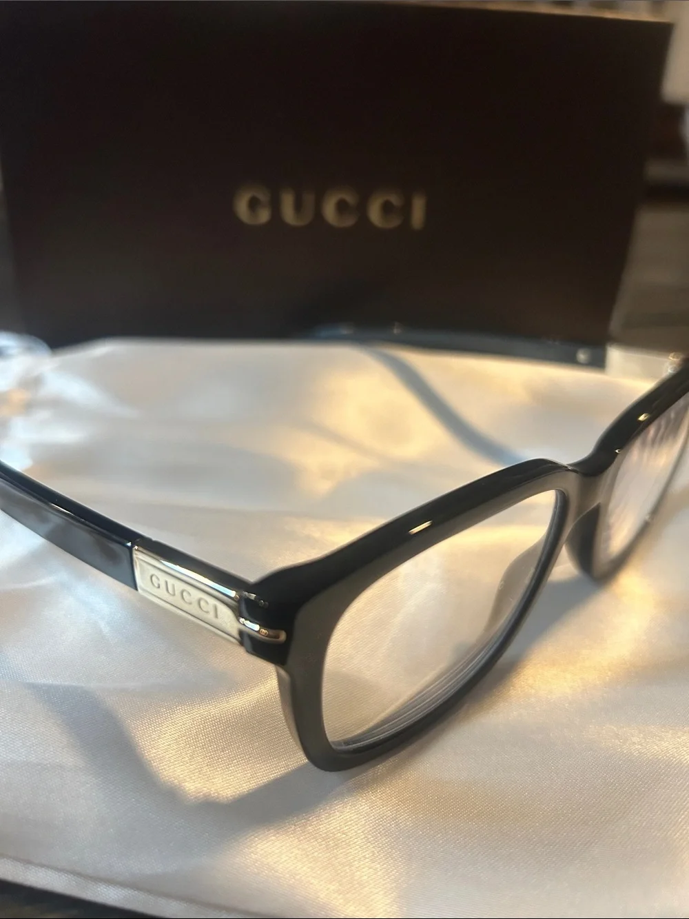 Gucci Black Rectangular Acetate Glasses eye mask and pouch - Picture 3 of 10